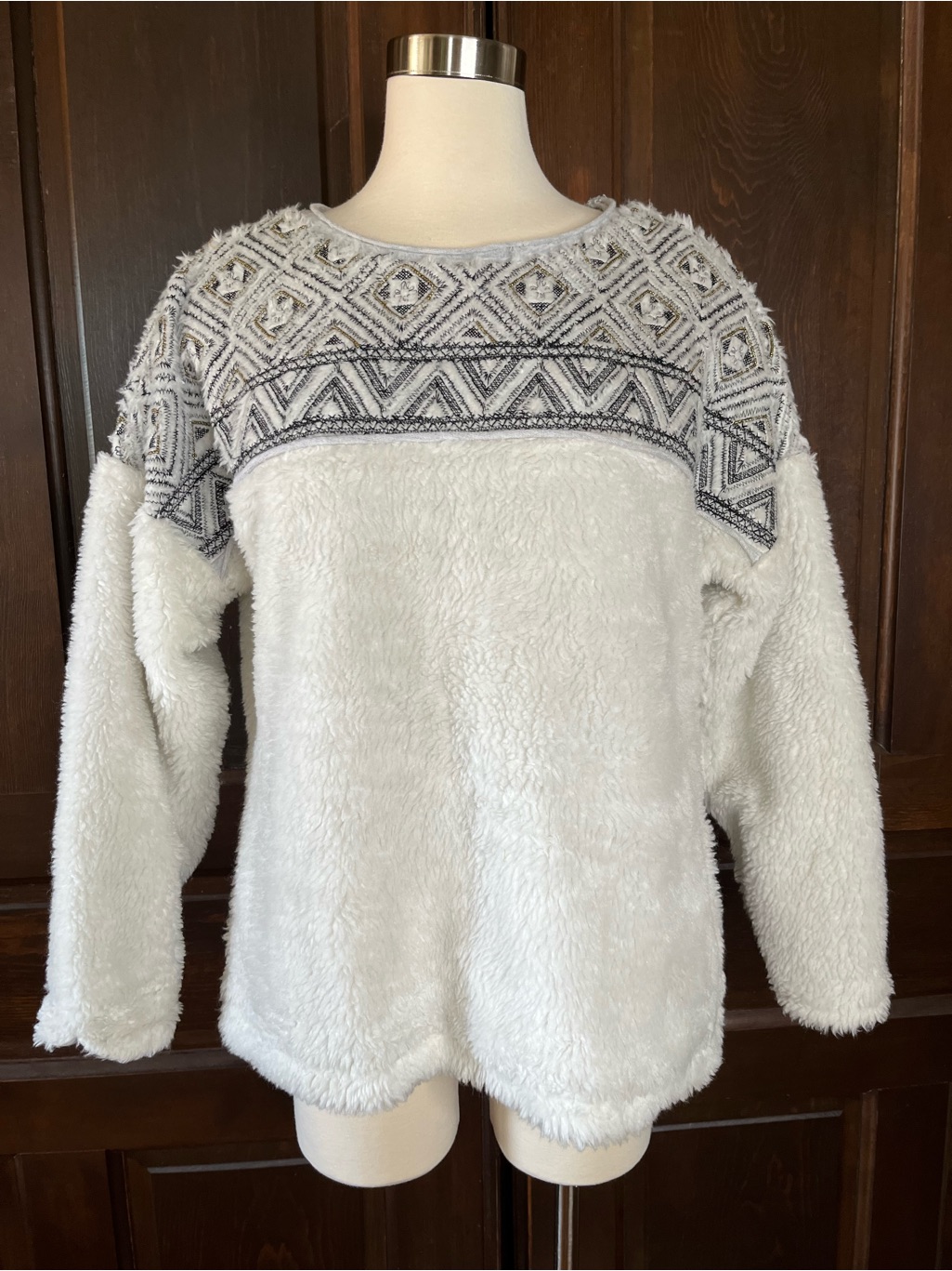 Sundance Haven Sweatshirt Top Sherpa Fleece Beaded Embroidered Pockets Size L